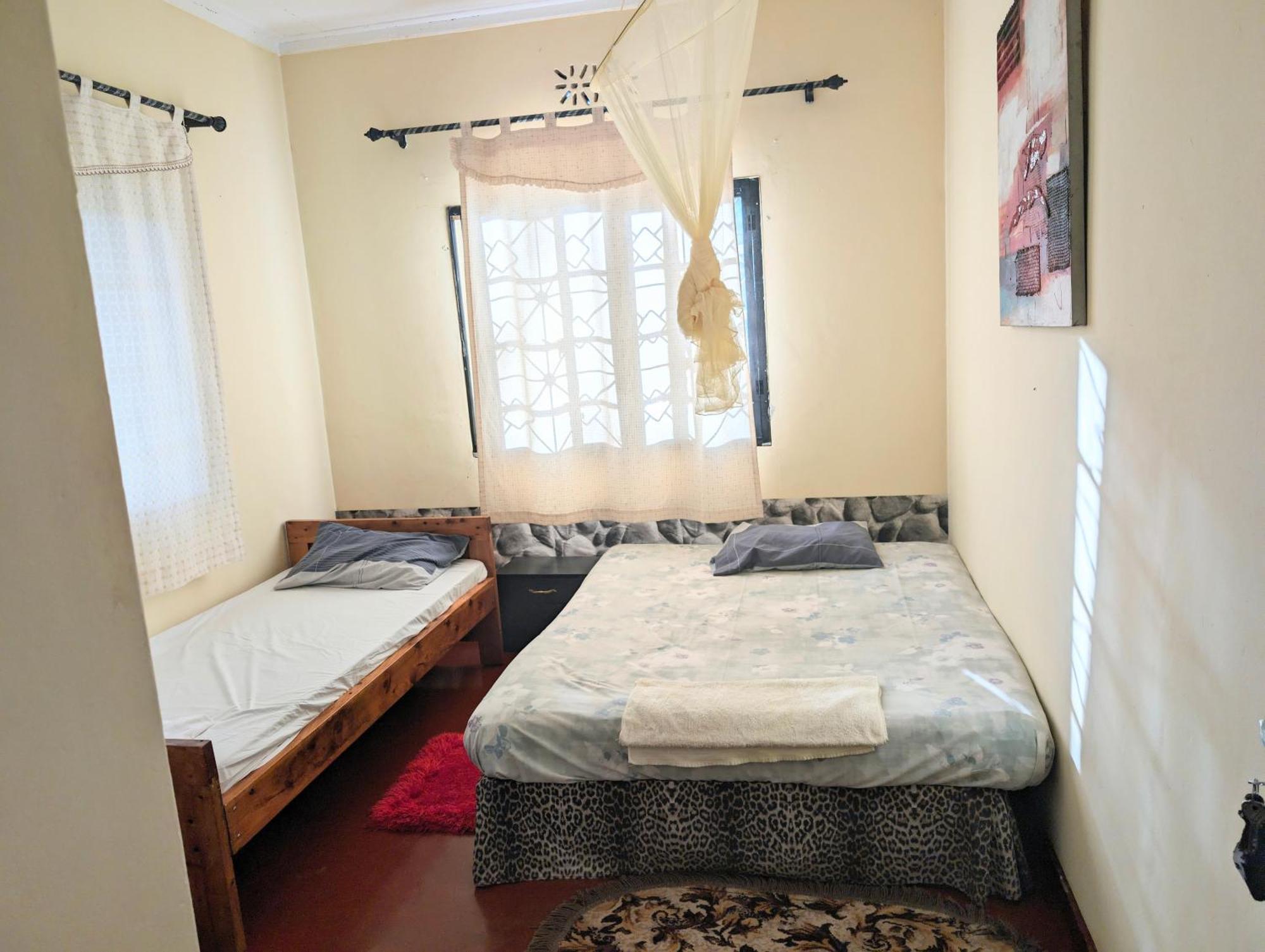 Dans Place Moshi Luaran gambar