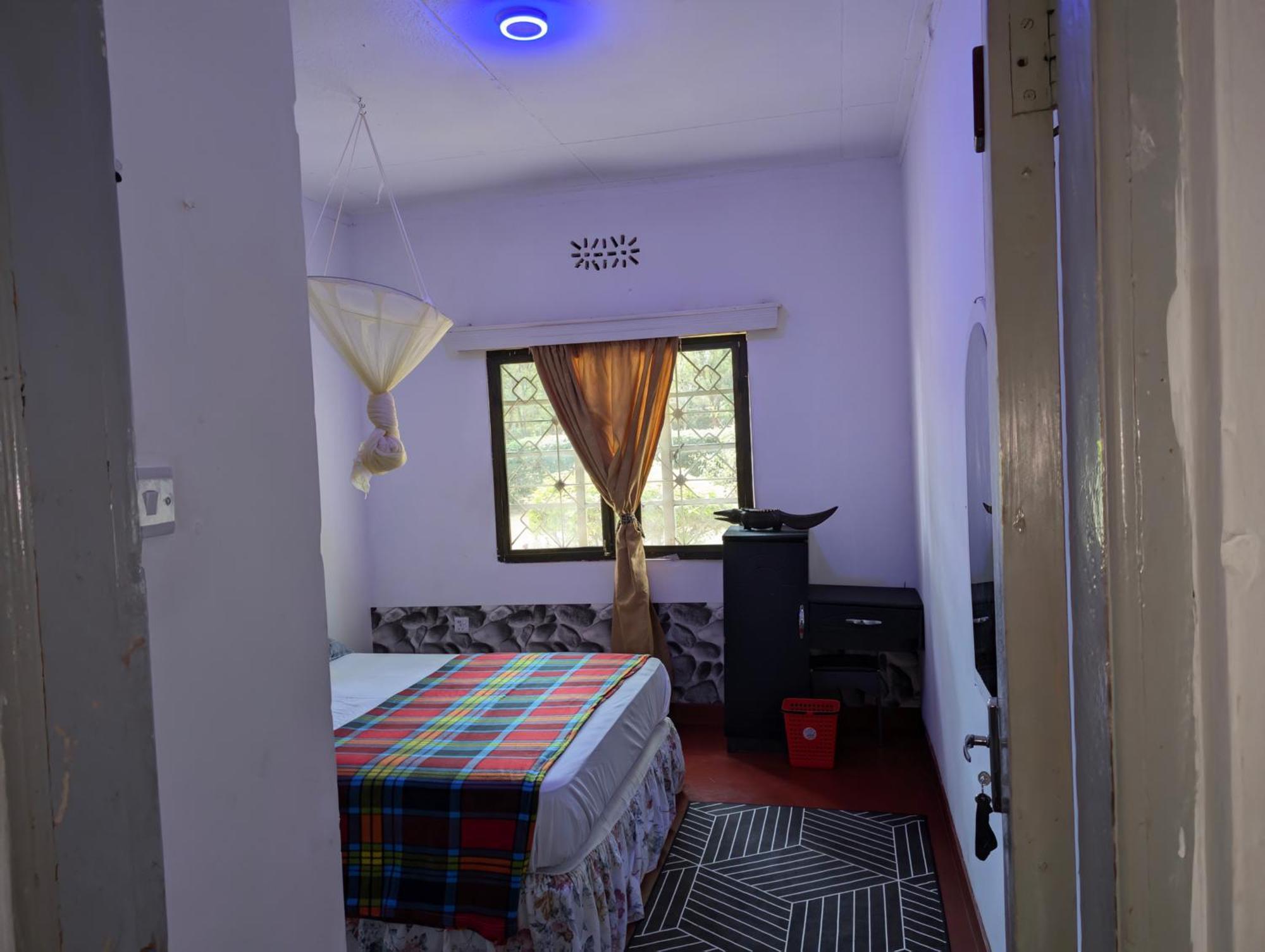 Dans Place Moshi Luaran gambar